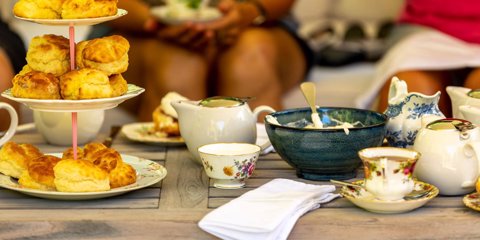 Eat, Drink & Shop